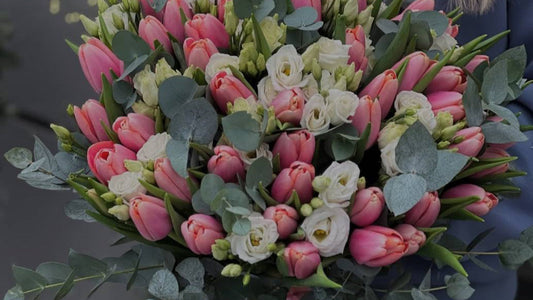 Walk in to Shop: Ready-made bouquets for your convenience!