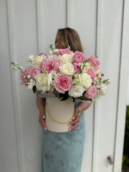 The scent of elegance image 1