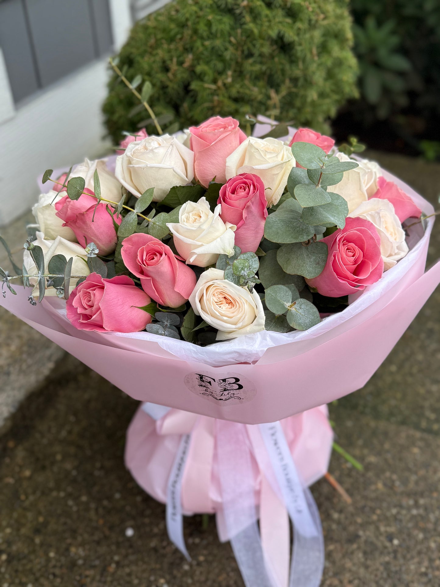 Roses with eucalyptus "Small" 25 steams image 0