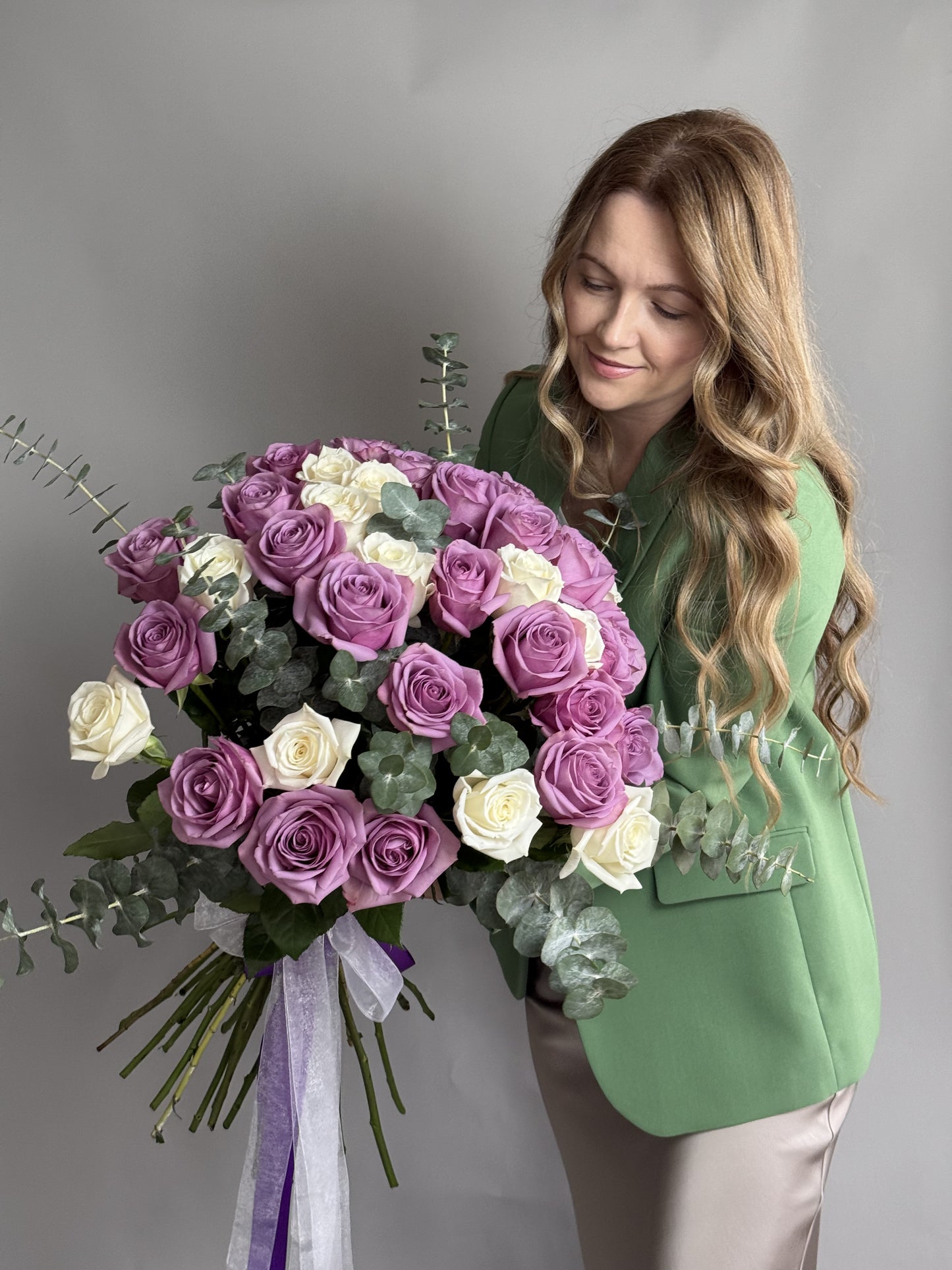 Purple Happiness 70 cm long roses image 1