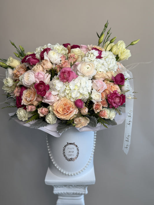 Lush beauty "large" image 1