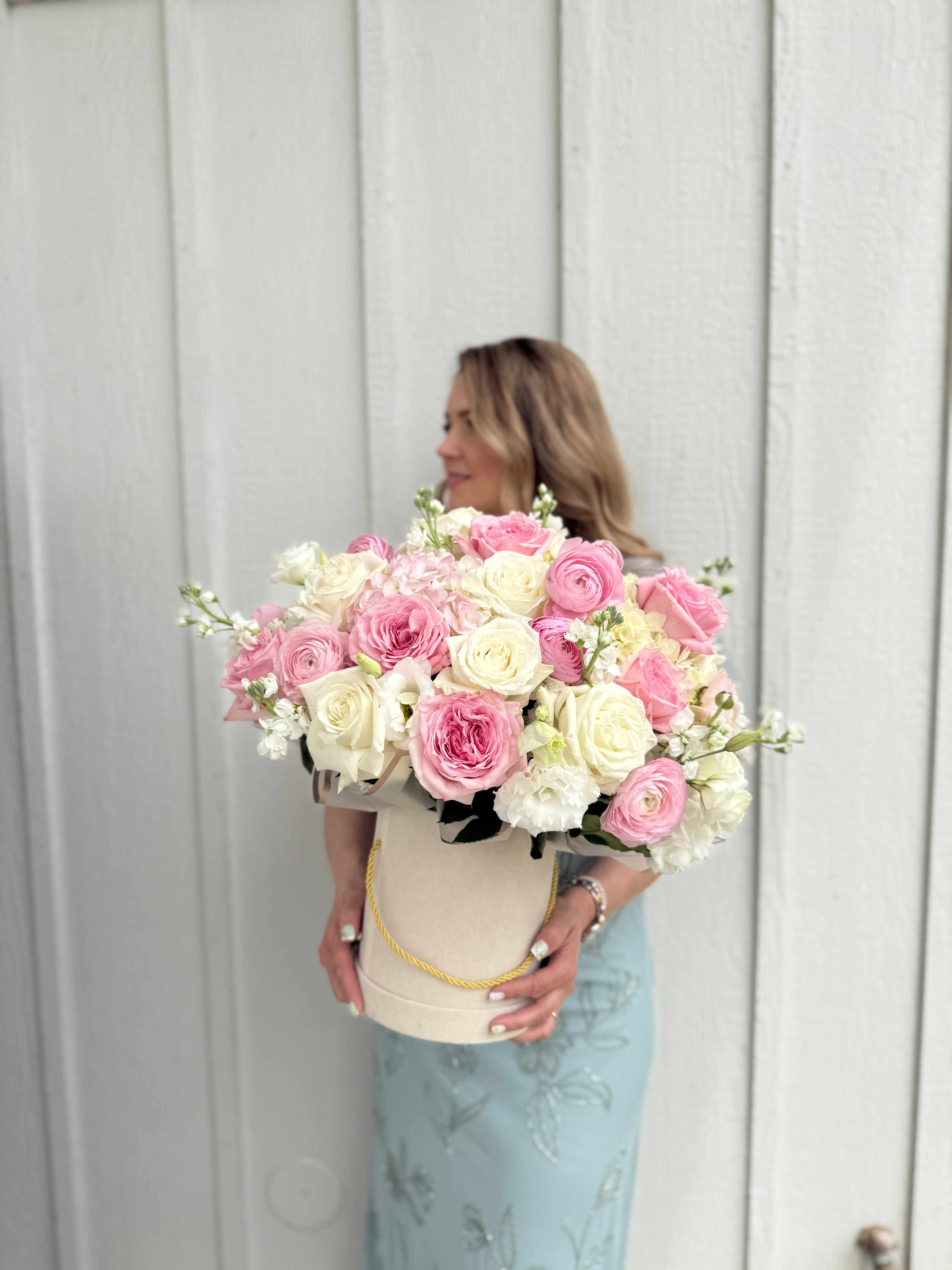 The scent of elegance image 0