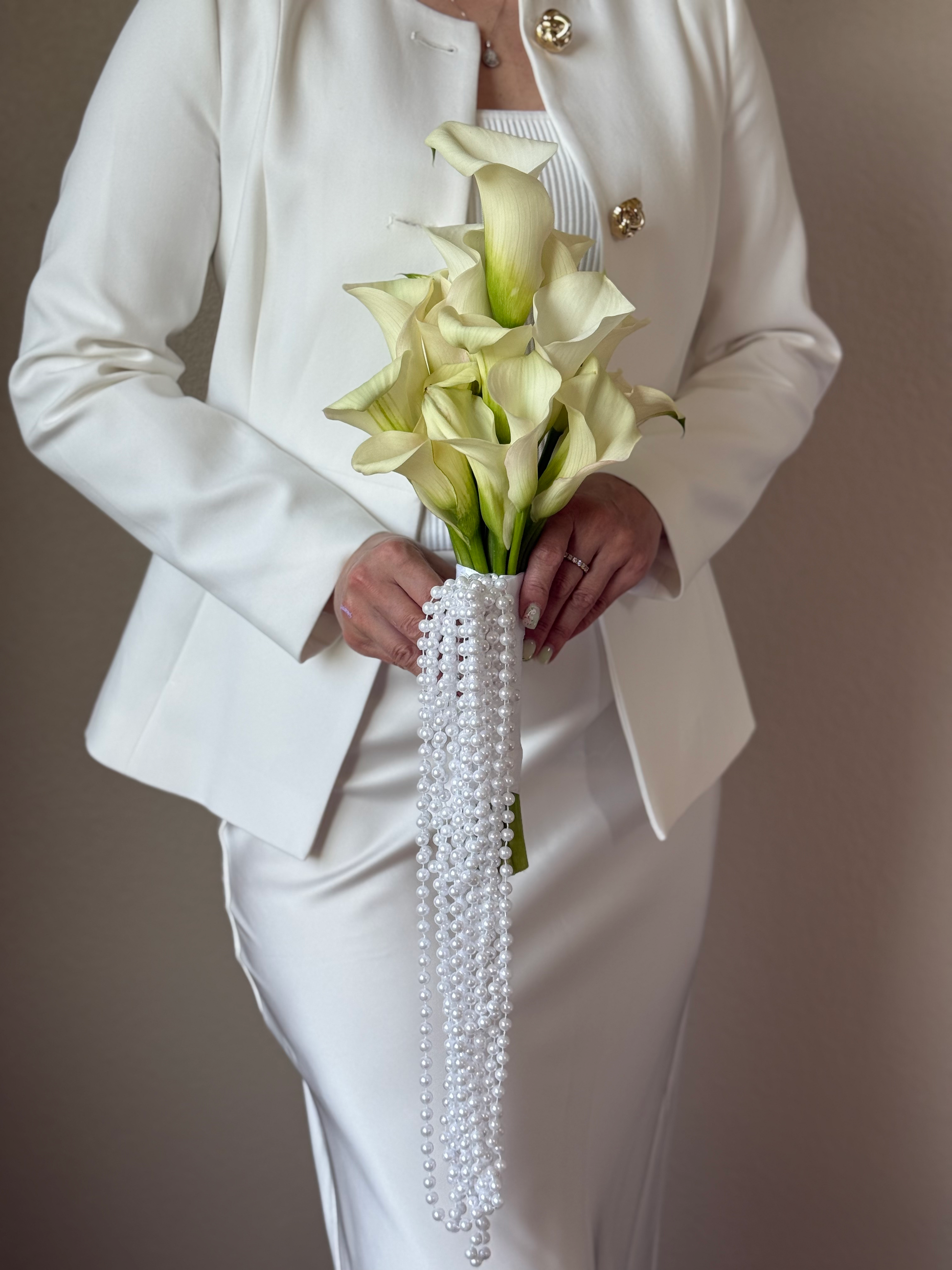 Delicate calla lilies image 2