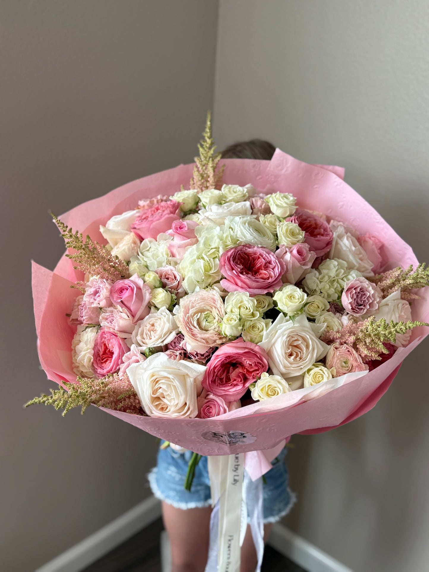 Flora’s Veil "Large size" bouquet