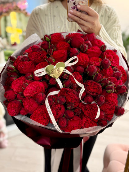 Gorgeous Garden Red piano roses  (Limited edition)