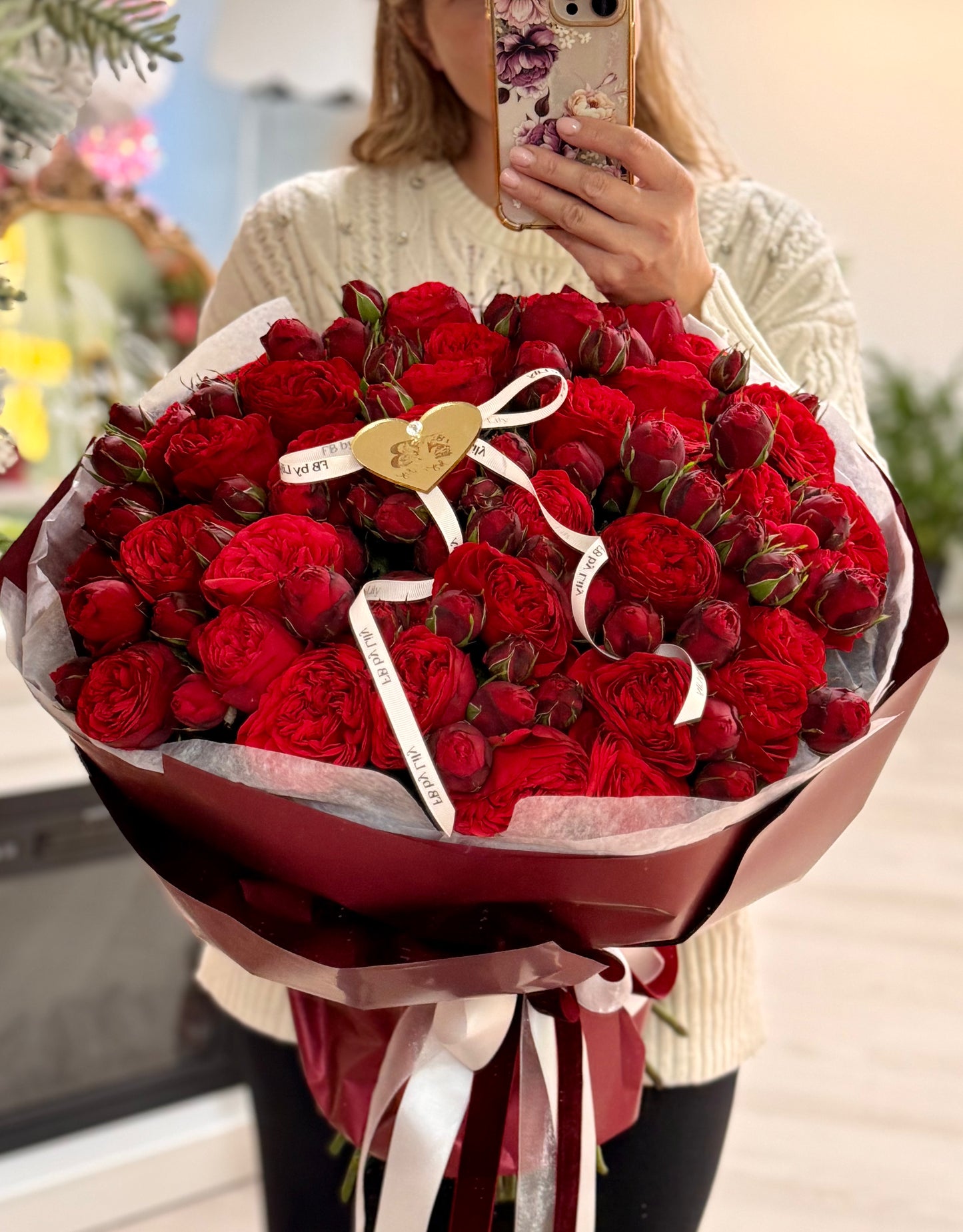 Gorgeous Garden Red piano roses  (Limited edition)