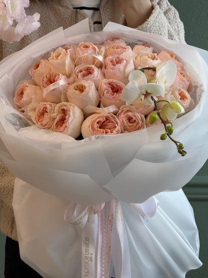 Garden roses Juliet with Orchid