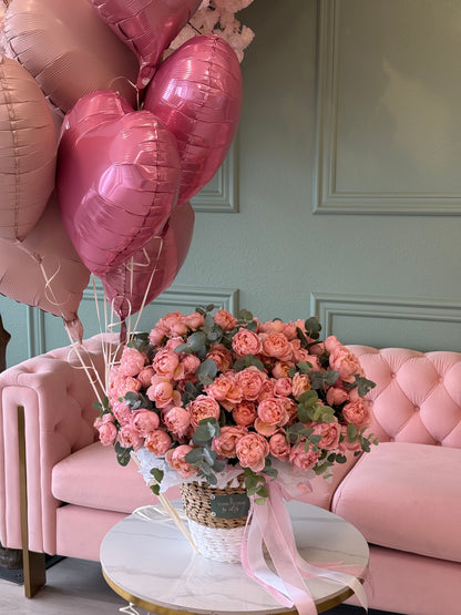 XLarge size Basket with garden spray roses Juliet