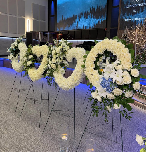 Round Memorial Wreath — 24" Diameter